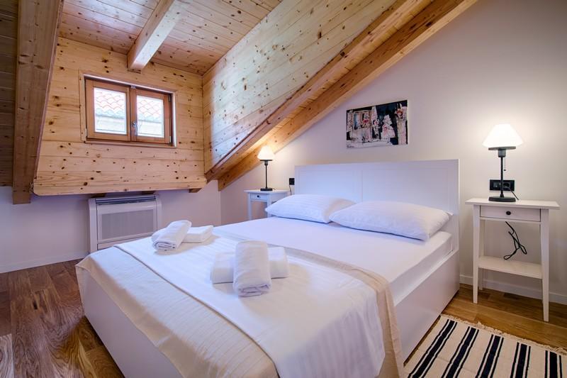 Apartments Villa Glorija Комижа Экстерьер фото