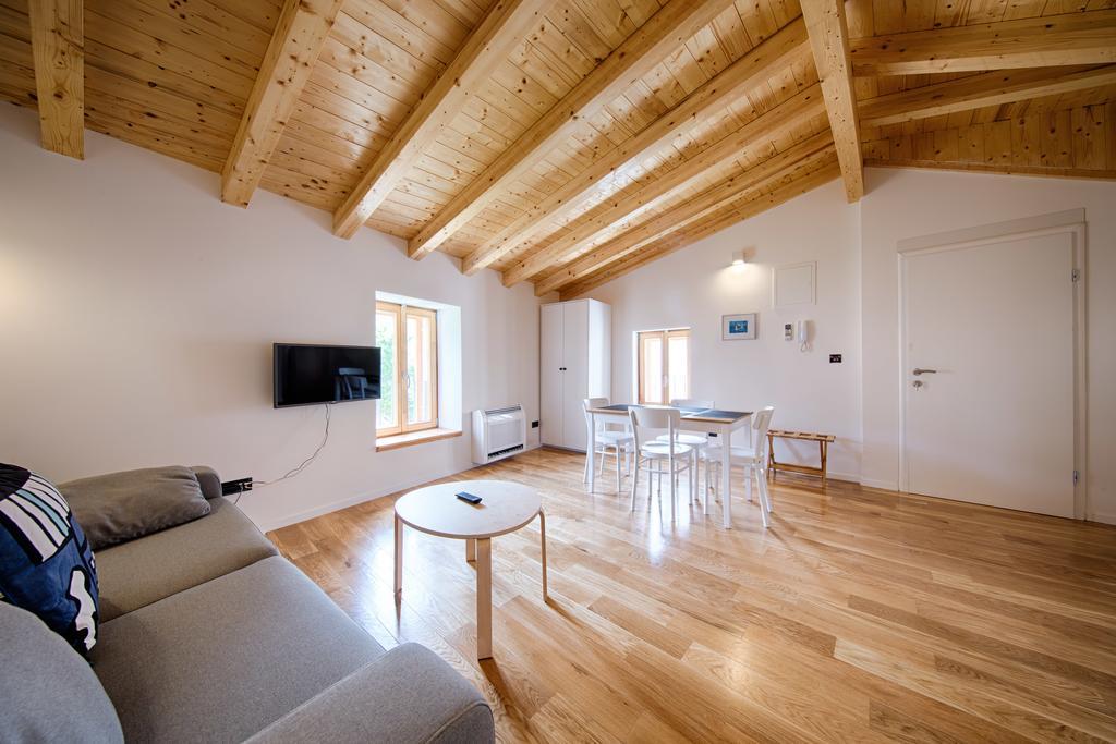 Apartments Villa Glorija Комижа Экстерьер фото
