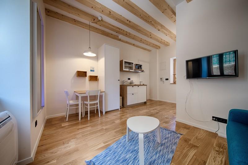 Apartments Villa Glorija Комижа Экстерьер фото